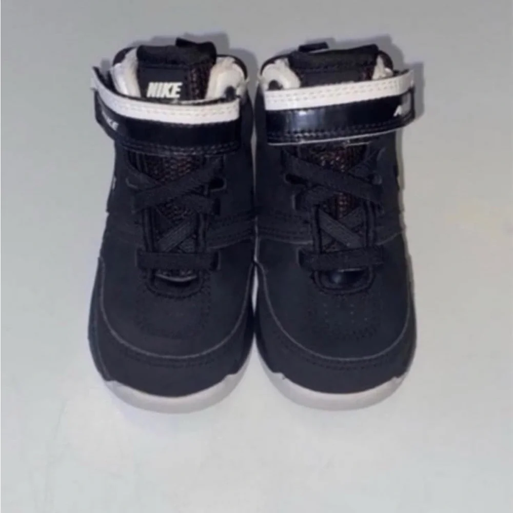 Nike Kids Black and White Sneakers